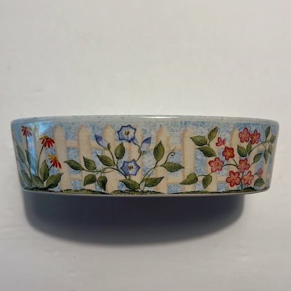 Garden Blue Floral Bathroom Set of Soap Caddy, Dispenser & Toothbrush Holder - Picture 16 of 16